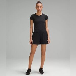 Lululemon Align Shorts 5’ with pockets.